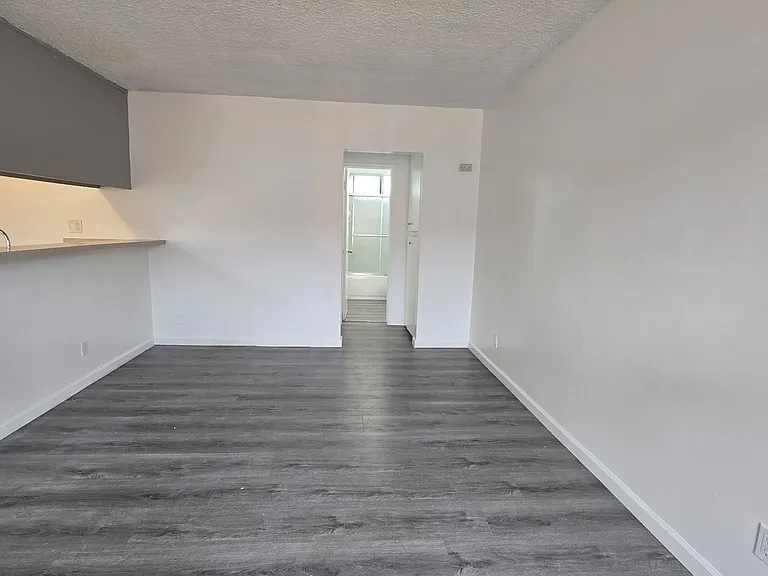 6318 Gentry St #D — Photo 4