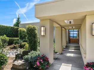 8439 Ridge Rd, Medina, WA 98039