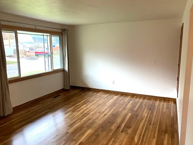 3106 N Washington St — Photo 2