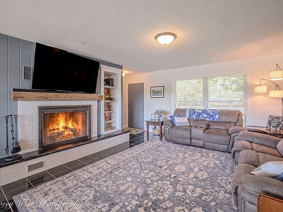 5th image of 6183 N River Dr