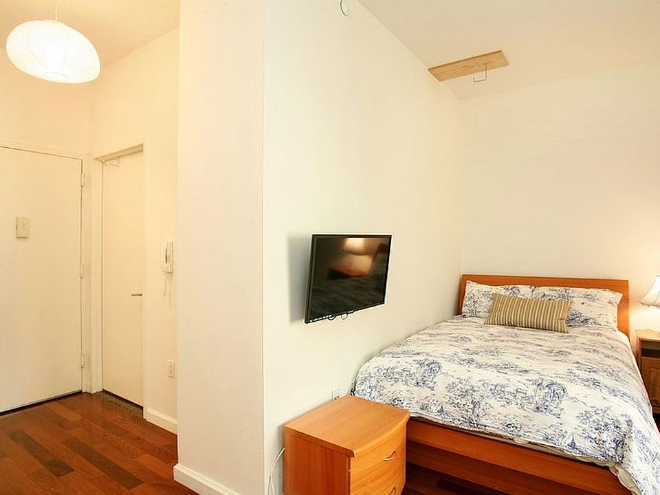 2nd image of 1 Wall Street Ct APT 1106