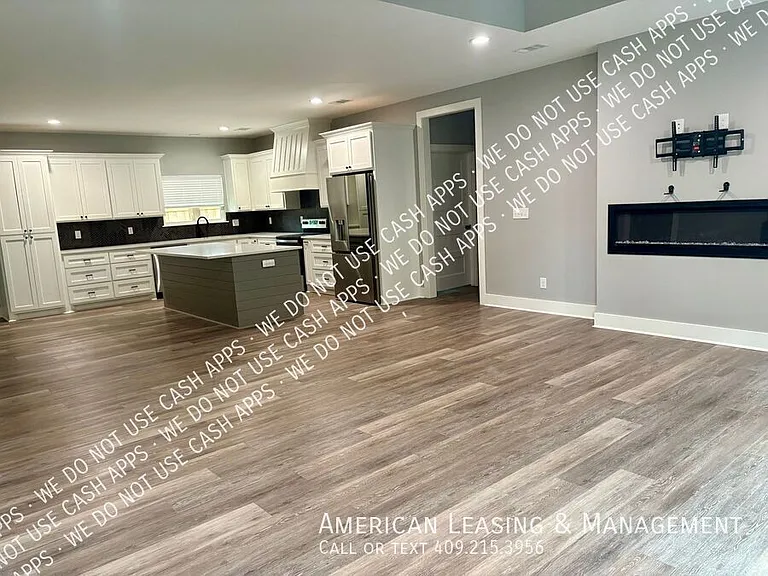 712 Bennett St — Photo 3