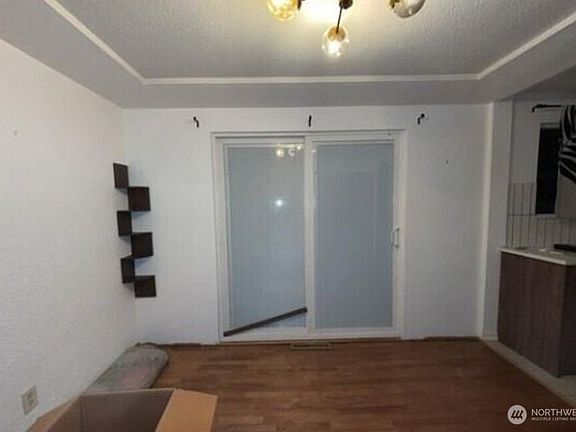 5th image of 709 27th Avenue