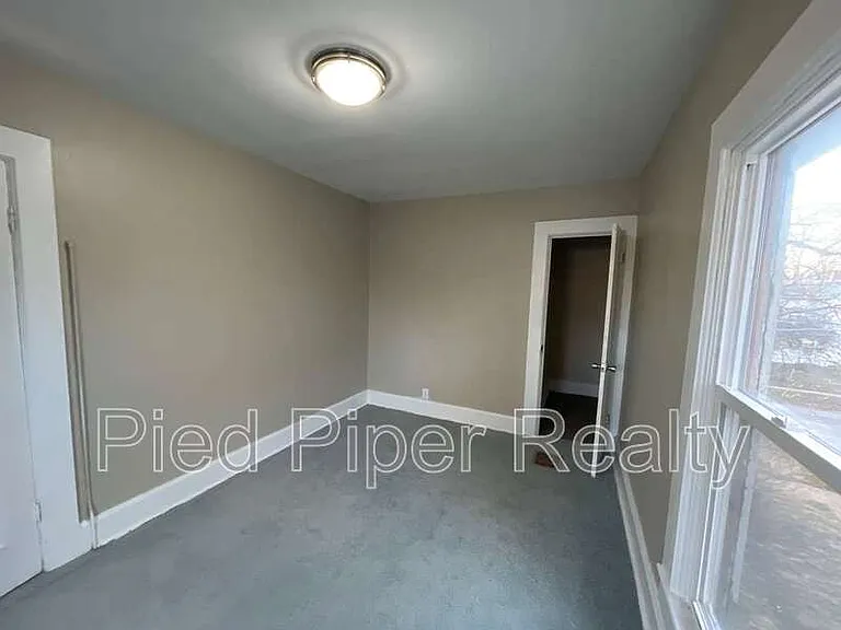 217 N West Ave — Photo 11