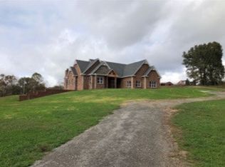 3180 Chapel Hill Rd, Clarksville, TN 37040