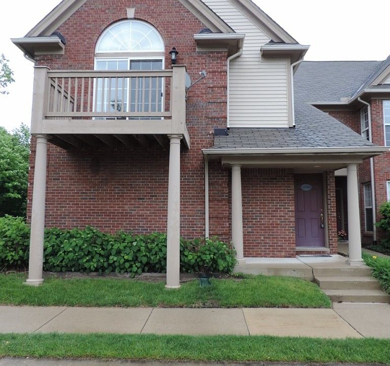 1st image of 28266 Carlton Way Dr #1