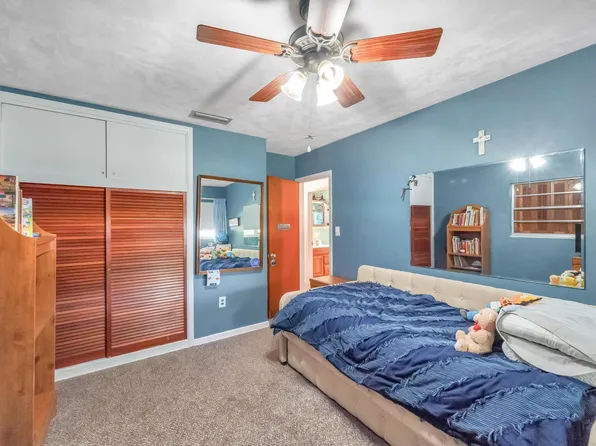 2202 S 31st Street, Fort Pierce, FL 34947