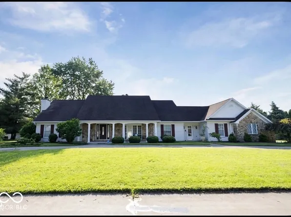 3900 N Vienna Woods Dr, Muncie, IN 47304