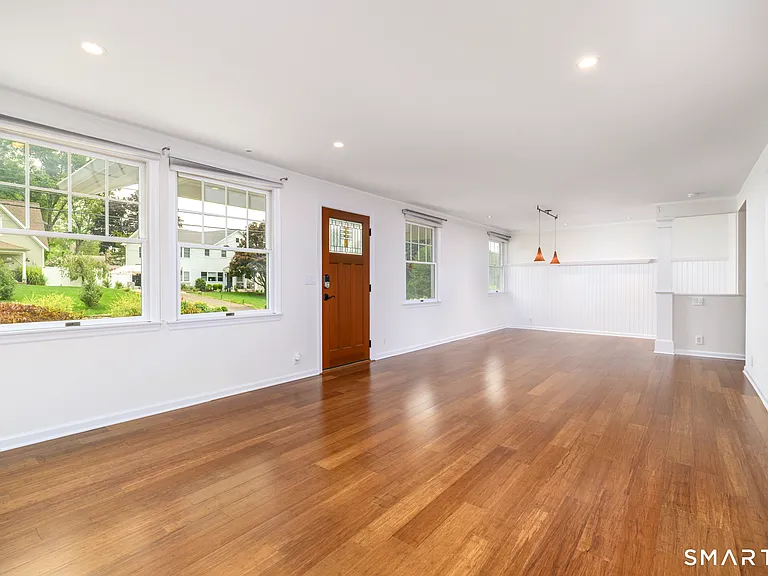 39 Kenilworth Dr W — Photo 4