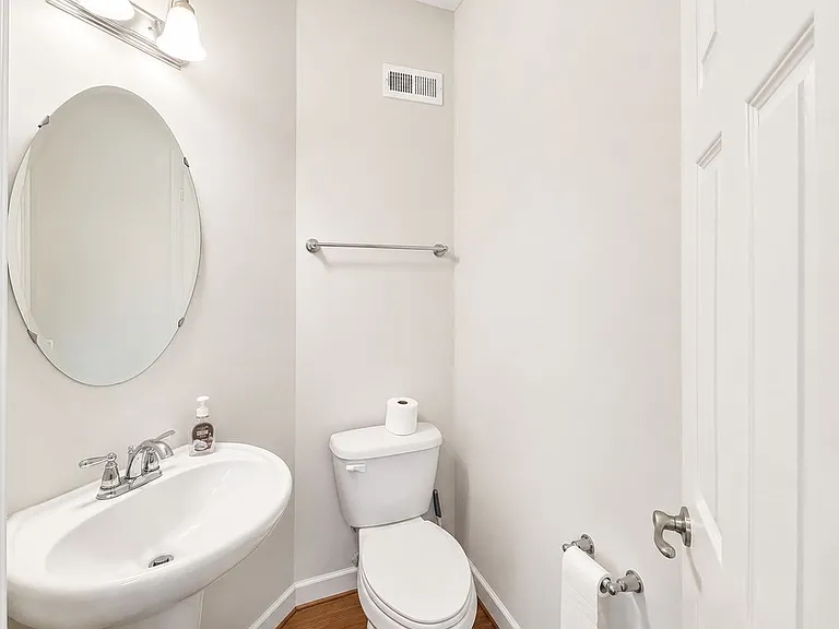 9706 Braidwood Ter — Photo 12