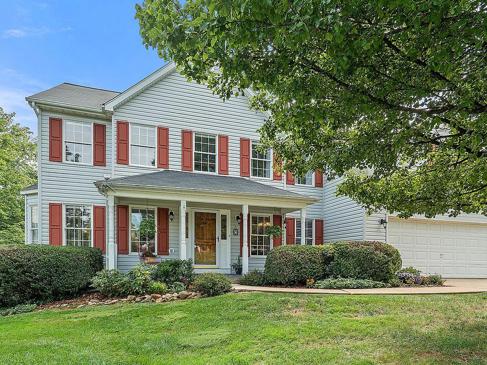 1st image of 101 English Chase Ln