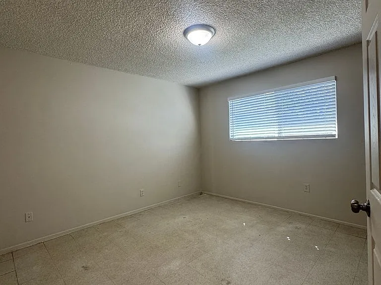 718 Bedlow Dr — Photo 6