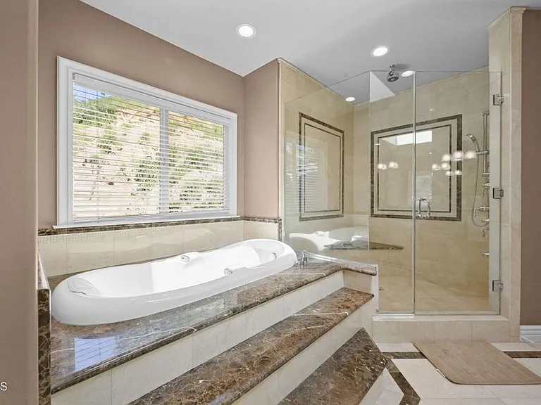 3263 New York Dr — Photo 47