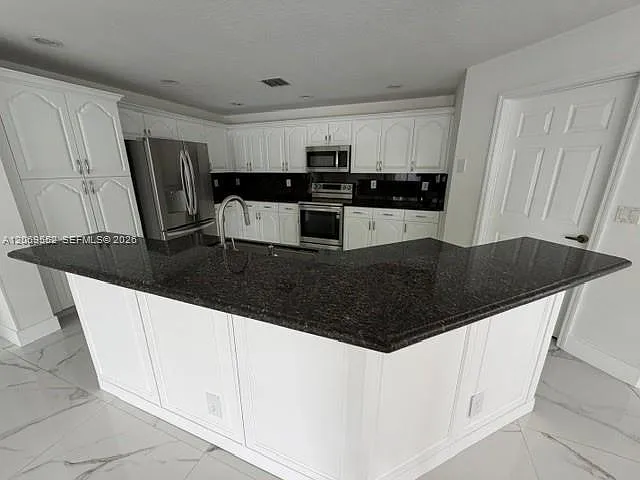 16286 Erie Pl — Photo 7
