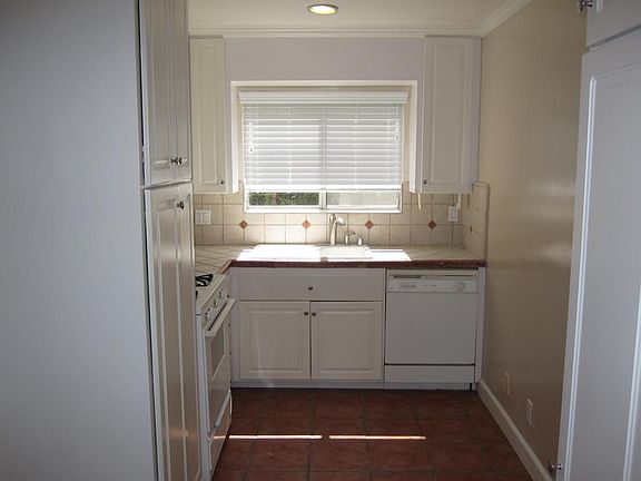 5th image of 913 19th St APT 3