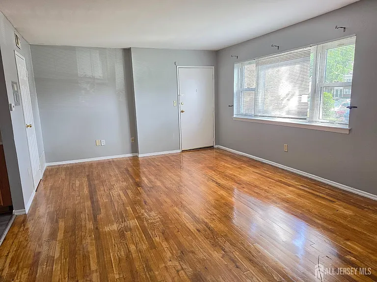197 Evergreen Rd #3A — Photo 8