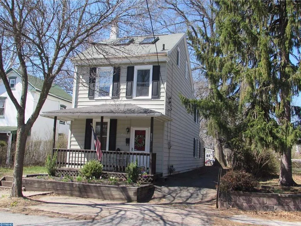 835 N Charlotte St photo 1