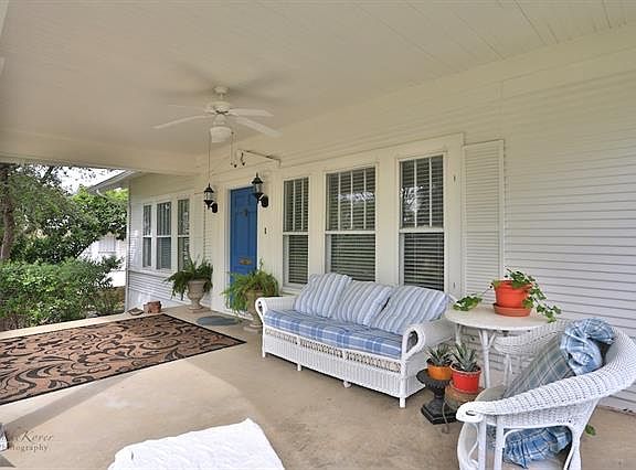 5th image of 889 Santos St