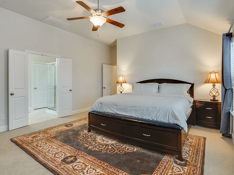 625 Surrey Ln — Photo 16