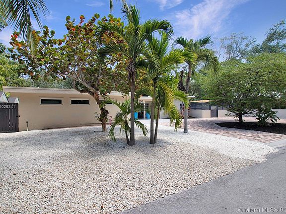 3rd image of 230 Key Honey Ln