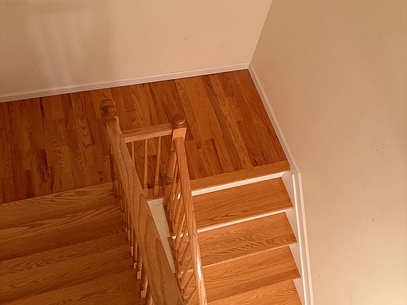3rd image of 586 Monroe Ave
