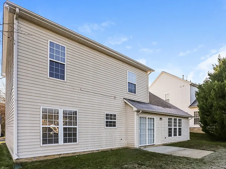 14219 Riding Hill Ave — Photo 15