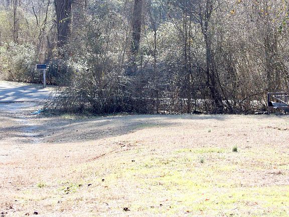 5th image of 724 Bottom Lee Rd