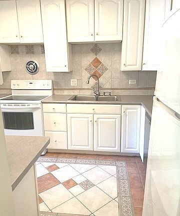 2nd image of 1202 N Dale Ave APT 2A