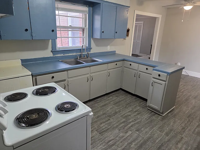 501 Pittman Dr — Photo 3