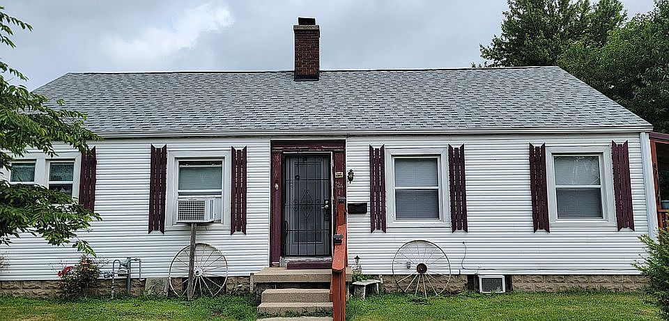 1st image of 124 E 12th St