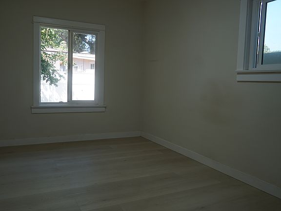 5th image of 1108 S 8th Ave #B