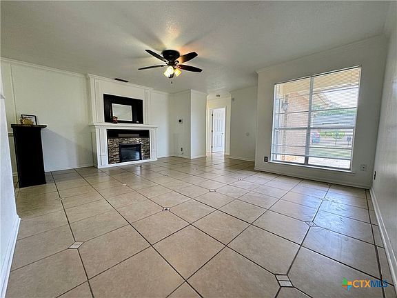 5th image of 2204 Lily Dr