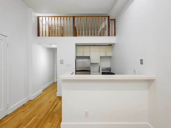 207 East 37th Street image 8 of 15