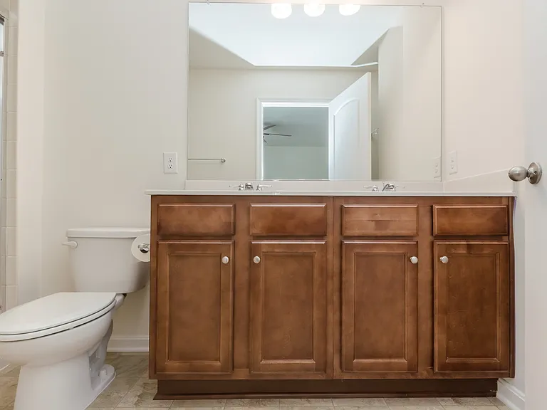 172 Drexel Ct — Photo 36