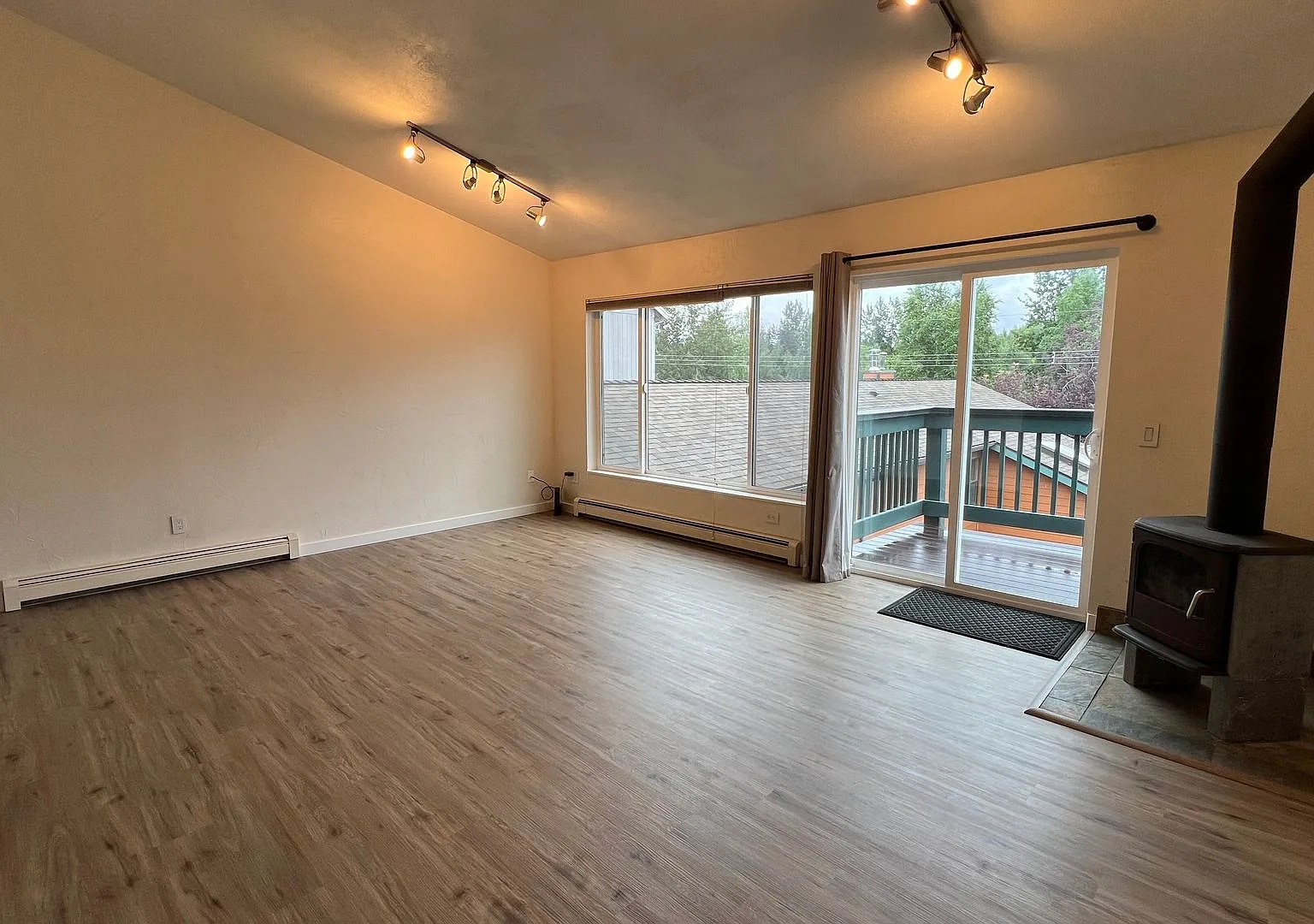 A Dual Master Bedroom Townhouse w/Updated Bathrooms & Large 2 Car Garage! — Photo 2