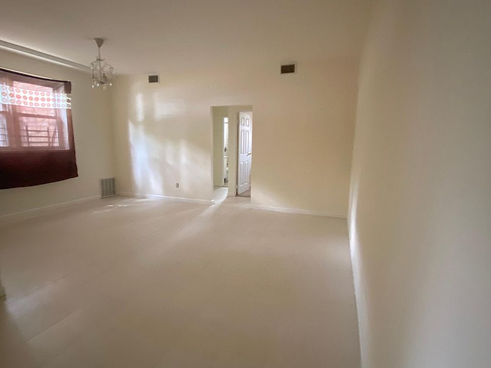 1st image of 100 Hamlin Pl #1B