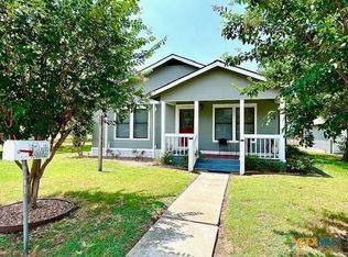 101 W Lacy St, Cuero, TX 77954