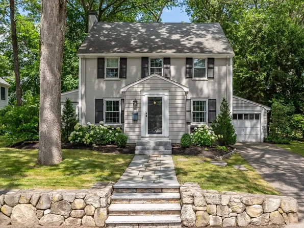 31 Martin Rd, Wellesley, MA 02481