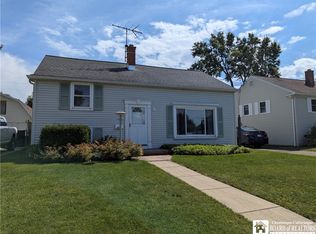 4959 Chapman Pkwy, Hamburg, NY 14075