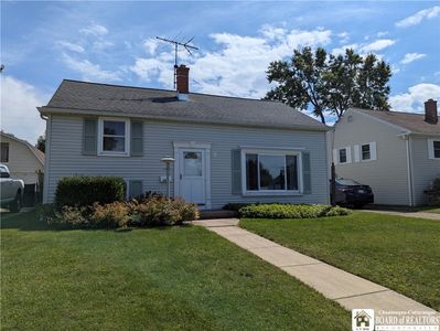 4959 Chapman Pkwy, Hamburg, NY, 14075