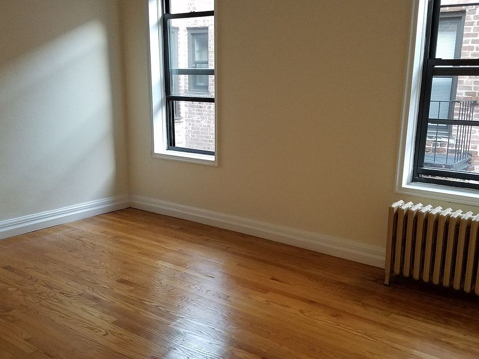 2nd image of 3057 29th St APT 4E