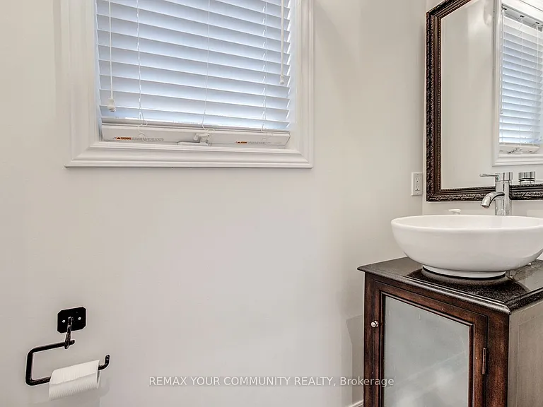 230 Humberland Dr — Photo 20