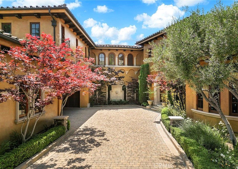 1st image of 367 Monterey Pines Dr