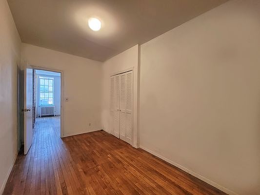 4th image of 347 E 85th St #2E