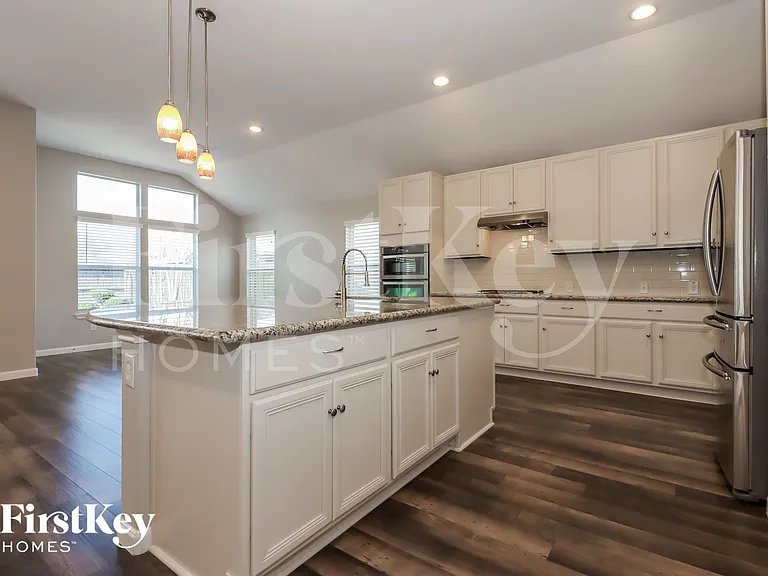 6011 Little Grove Dr — Photo 5