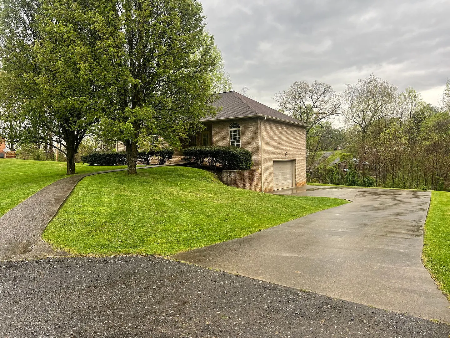Private 3 bed 2bath house in Johnson City — Photo 3