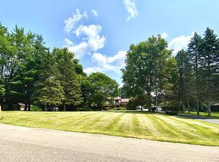 4840 Valley Vista Cir, Troy, MI 48098