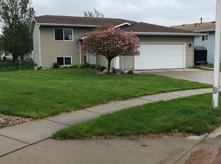 4624 W Briggs Dr, Sioux Falls, SD 57107