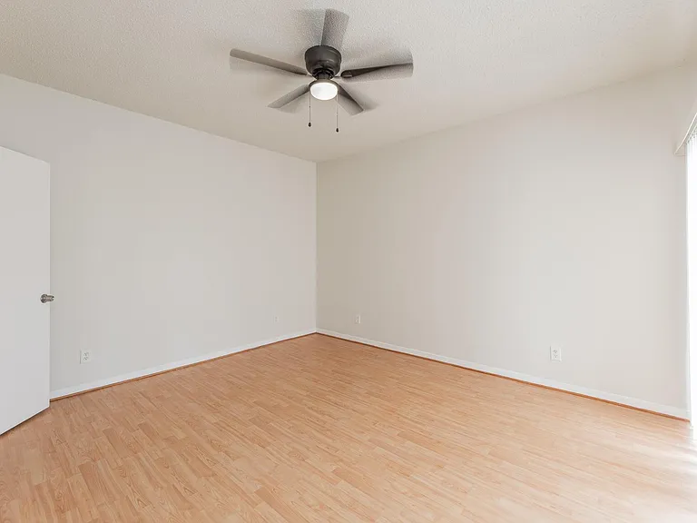 3742 Thistlemont Dr — Photo 23
