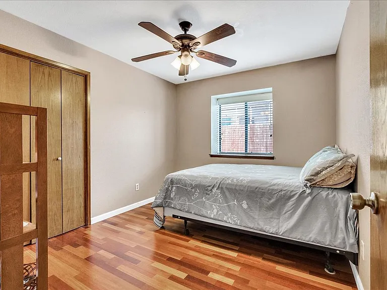 285 W Ash Ave — Photo 16